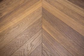 Parketti tammi chevron Basica UV lacquer Devon